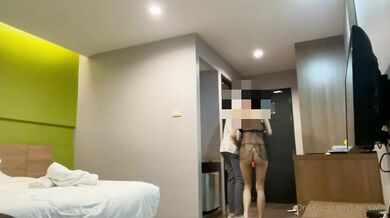 极品母狗人妻绿妻大神〖juju〗淫乱盛宴，皮肤白皙长腿细腰美妻多P 被当母狗一样的操，优雅娇妻极度淫骚5 (10)